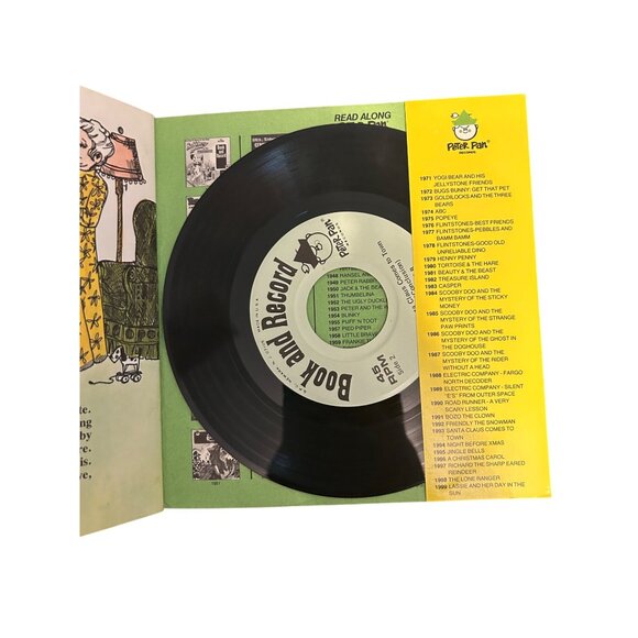 Santa Claus Comes To Town 24 Page Story Book & 45 RPM Record By Peter Pan - Picture 3 of 4